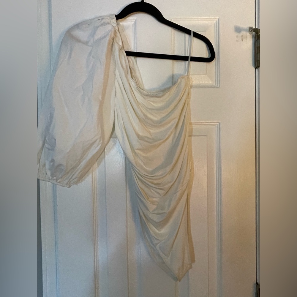 Asymmetrical One-Shoulder Ivory Bodysuit